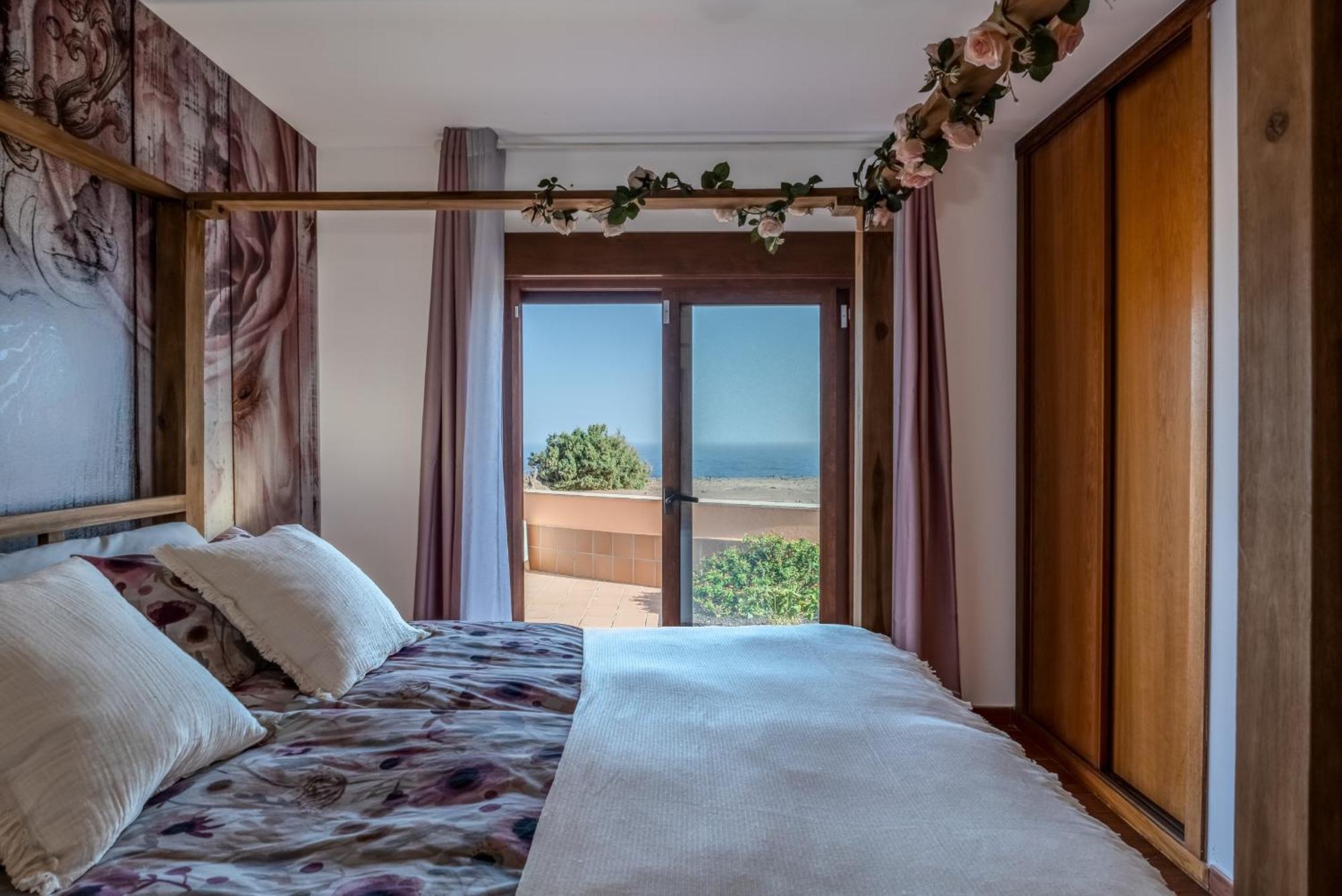 Villa Oceana - Cliffside Retreat Costa De Antigua Εξωτερικό φωτογραφία
